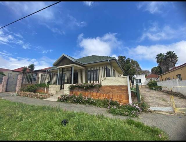 3 BEDROOM HOUSE FOR SALE IN REGENTS PARK